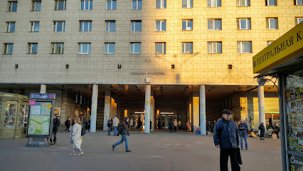 Метро Площадь Мужества