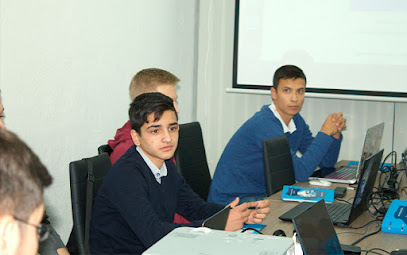 AVENUE.SCHOOL. Школа программирования в Москве (курсы программирования очно и онлайн)