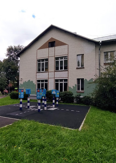 ГБОУ Школа 498 по адресу: Крестьянская пл. 10/2 стр.1