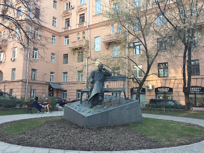 Памятник Сергею Михалкову