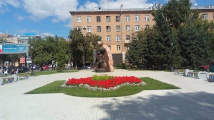 Памятник героям мирного времени, пожарным и спасателям.