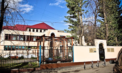 Лингвистическая школа Московского Института иностранных языков