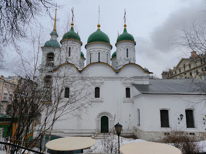 Храм Живоначальной Троицы В Листах