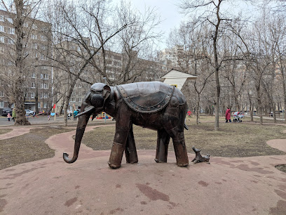 Литературный дворик "Басни Крылова"