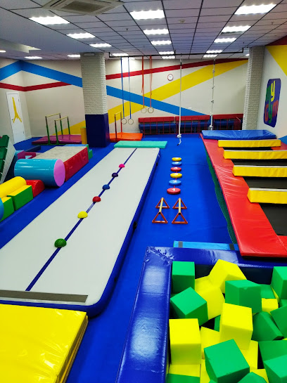 Детский гимнастический клуб Mygym