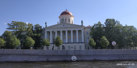 Крестовский