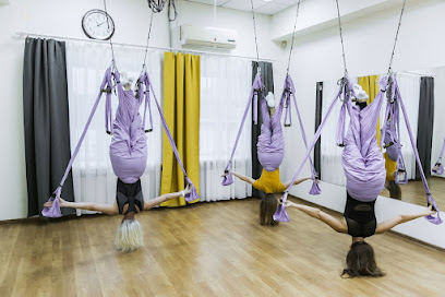 Студия воздушной йоги ЗДРАВА. Aeroyoga. Воздушная йога в гамаках