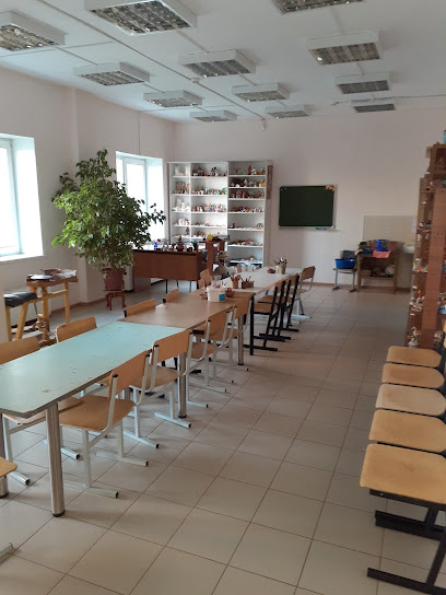 Творец, ИЗО-студия