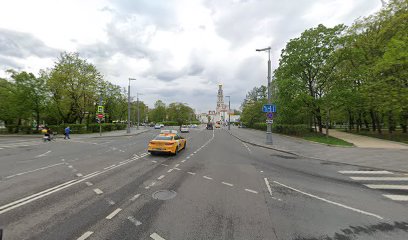 При Успенской Церкви Новодевичьего Монастыря Школа Воскресная