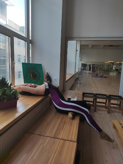 OYOGA.CENTER - Горячая 40° йога в Москве | Bikram, Pilates, Flow, Stretching, Barre.